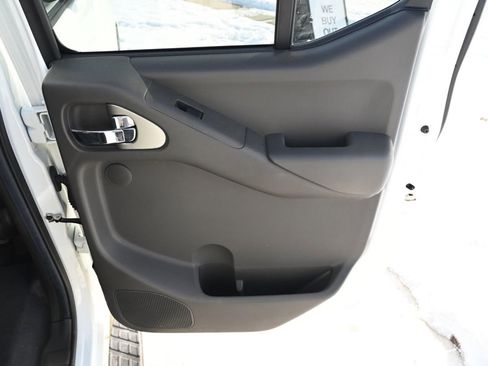 Used 2019 Nissan Frontier PRO-4X image 37