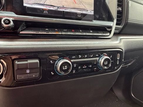 Used 2026 GMC Sierra 1500 SLT AWD/4WD image 24