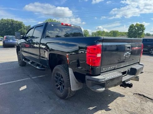 Used 2018 Chevrolet Silverado 2500 LT w/ Midnight Edition AWD/4WD image 4