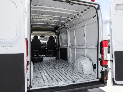 Used 2023 RAM ProMaster 2500 FWD image 48