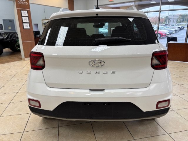Used 2024 Hyundai Venue SEL FWD image 7