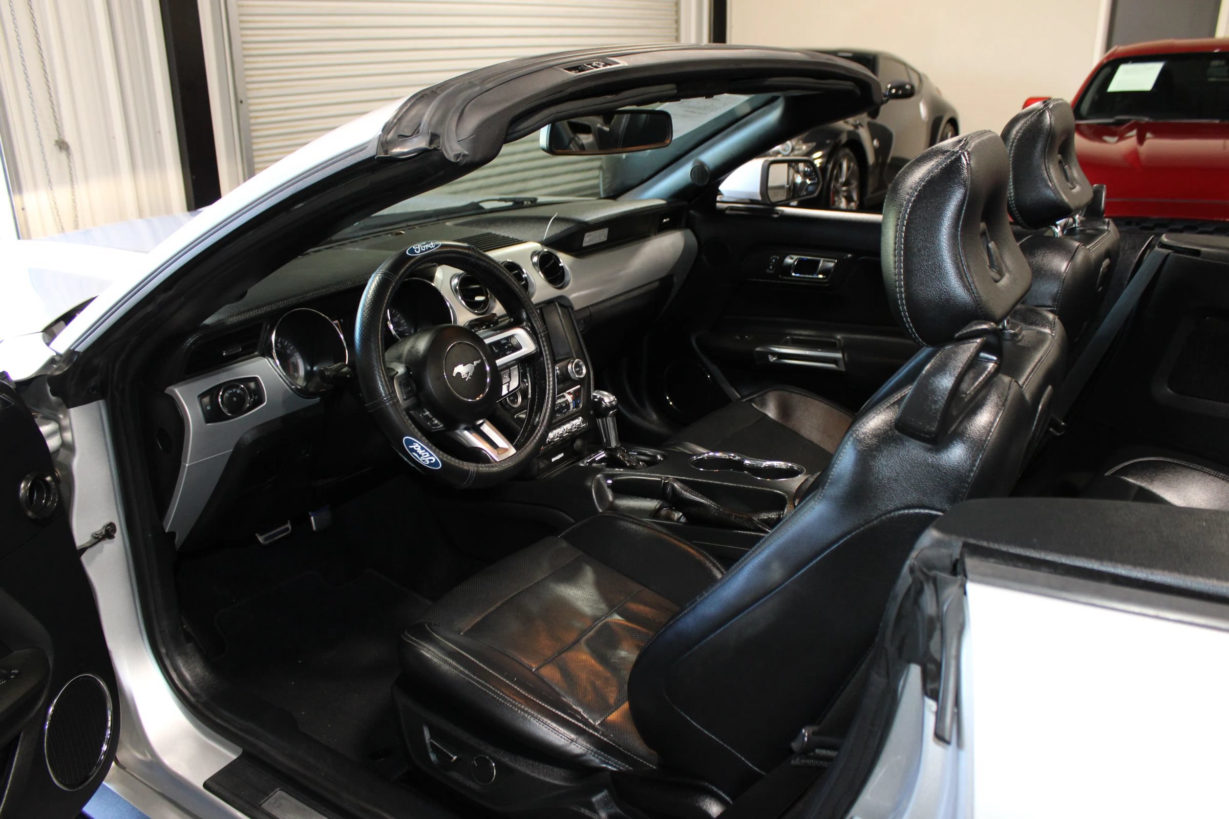Used 2016 Ford Mustang Convertible RWD image 31