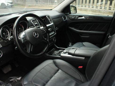 Used 2016 Mercedes-Benz GL 320 BlueTEC 4MATIC w/ Premium I Package image 13