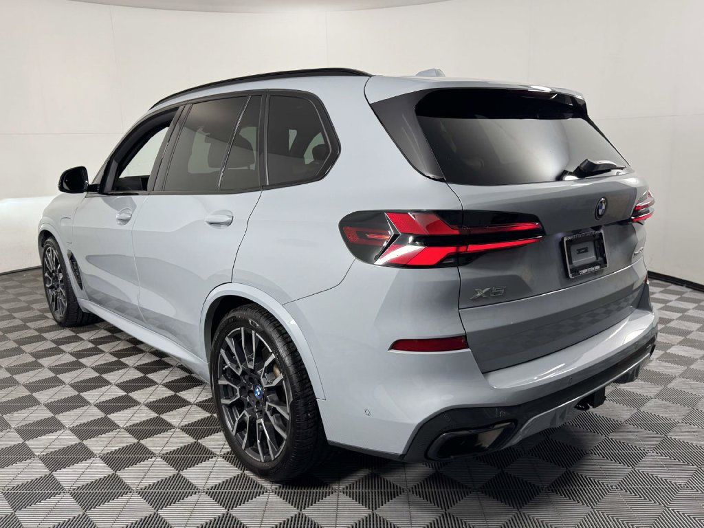 Used 2024 BMW X5 xDrive50e w/ M Sport Package AWD/4WD image 8