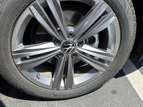 Used 2024 Volkswagen Jetta SE FWD image 19