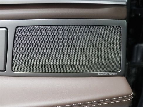 Used 2017 BMW 750i xDrive AWD/4WD image 19