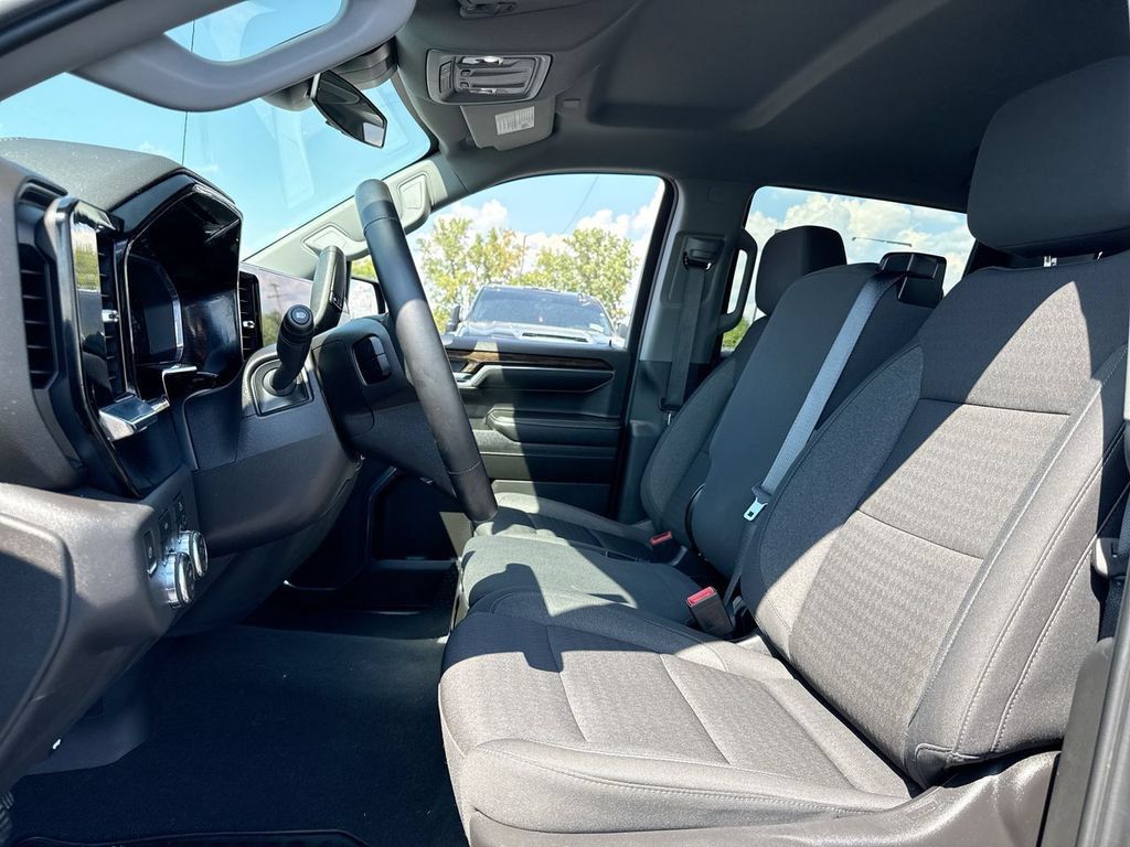 Used 2024 GMC Sierra 1500 Elevation AWD/4WD image 11