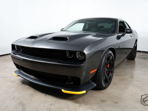 Used 2022 Dodge Challenger SRT Hellcat w/ Plus Package image 6