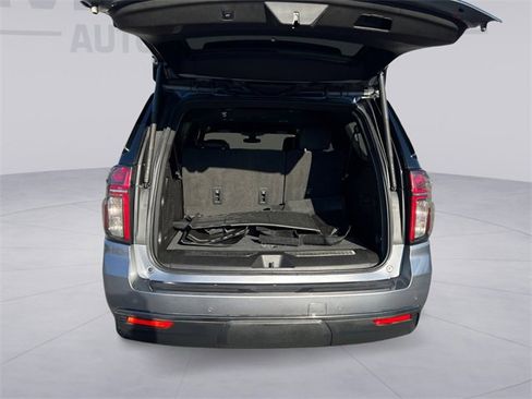 Used 2022 Chevrolet Suburban RST w/ Luxury Package image 19