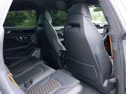 Used 2024 Lamborghini Urus S image 48