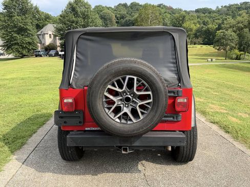 Used 2006 Jeep Wrangler X AWD/4WD image 16