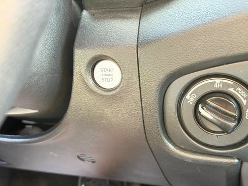 Used 2022 Nissan Frontier SV w/ Technology Package AWD/4WD image 22