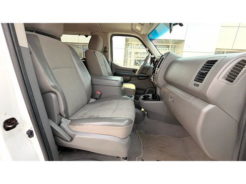 Used 2015 Nissan NV 3500 SV w/ Technology Package RWD image 12