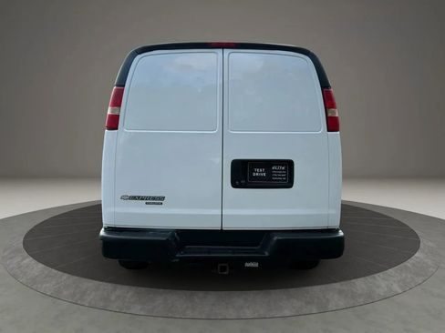 Used 2016 Chevrolet Express 2500 RWD image 5