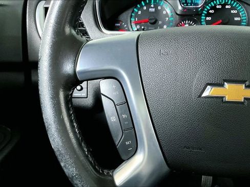 Used 2017 Chevrolet Traverse LT image 16