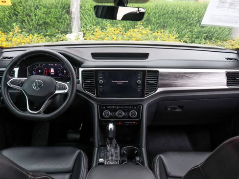 Used 2022 Volkswagen Atlas Cross Sport SE AWD/4WD image 29