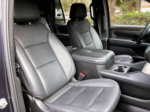 Used 2022 Chevrolet Tahoe Z71 w/ Luxury Package image 25