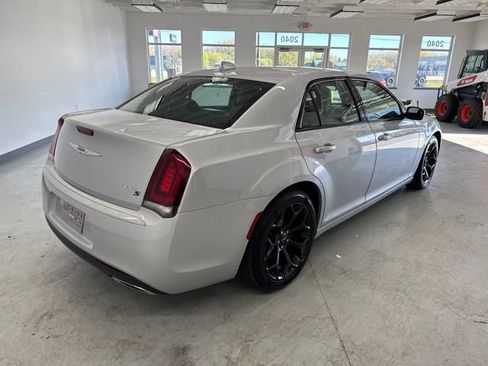 Used 2020 Chrysler 300 S RWD image 11