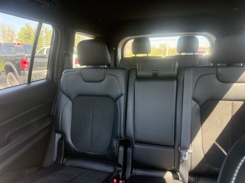 Used 2024 Jeep Grand Cherokee L Altitude AWD/4WD image 29