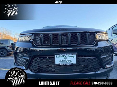 New 2025 Jeep Grand Cherokee Altitude image 25