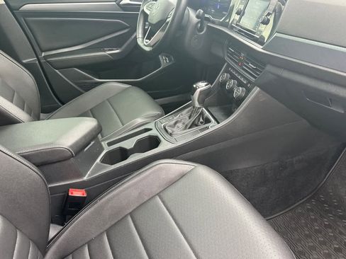 Used 2022 Volkswagen Jetta SE image 15