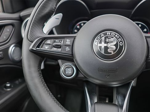 New 2025 Alfa Romeo Stelvio Sprint image 12