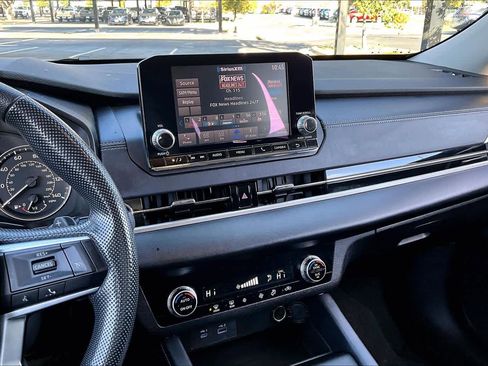 Used 2023 Mitsubishi Outlander ES image 6