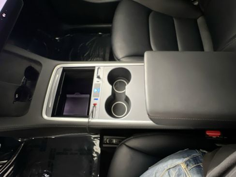 Used 2023 Tesla Model Y Performance image 25