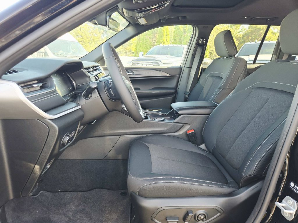 New 2027 Jeep Grand Cherokee Laredo X AWD/4WD image 12