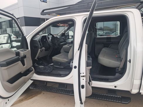 Used 2017 Ford F250 XL w/ Power Equipment Group image 3