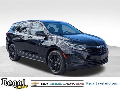 Used 2024 Chevrolet Equinox LS w/ LS Convenience Package image 2