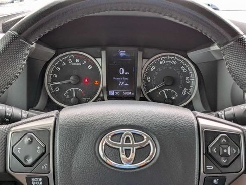 Used 2020 Toyota Tacoma SR5 w/ SR5 Appearance Package (SM) RWD image 25
