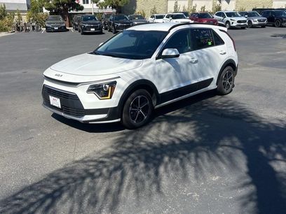 Used 2025 Kia Niro LX