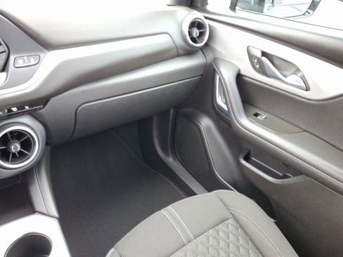 Used 2022 Chevrolet Blazer LT image 17