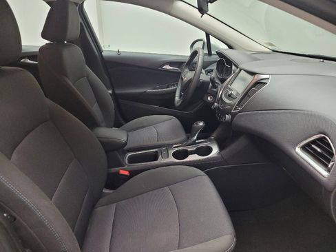 Used 2017 Chevrolet Cruze LT FWD image 21