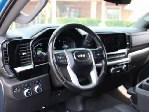 Used 2022 GMC Sierra 1500 Elevation image 17