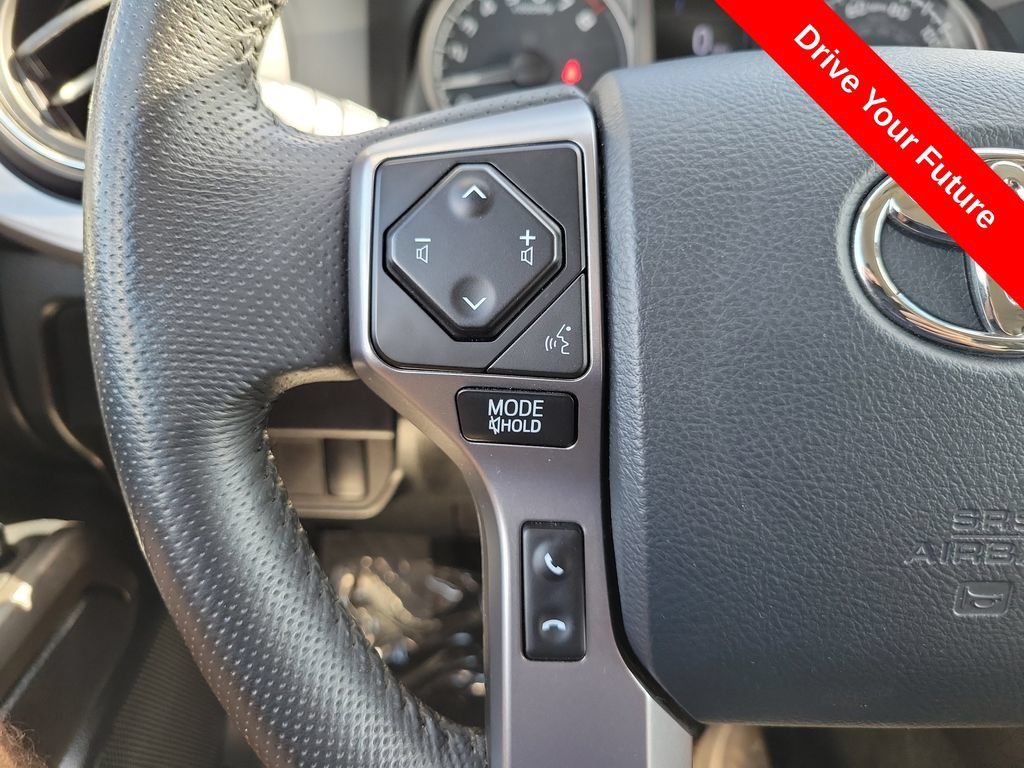 Used 2020 Toyota Tacoma SR5 RWD image 7