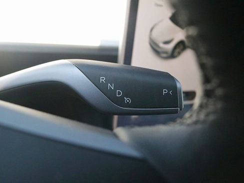 Used 2021 Tesla Model Y Long Range image 18