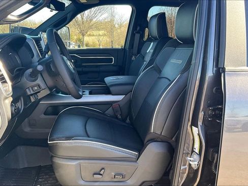 New 2026 RAM 2500 Laramie AWD/4WD image 9