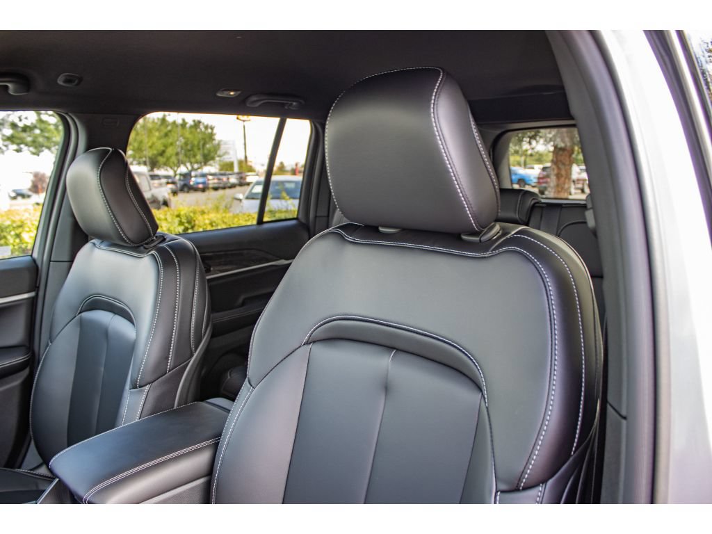 New 2026 Jeep Grand Cherokee Limited AWD/4WD image 30