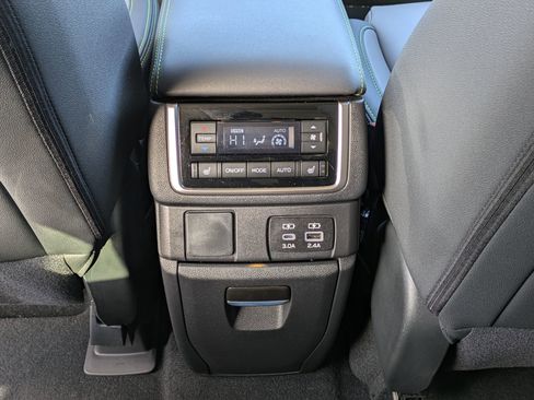 Used 2024 Subaru Ascent Onyx Edition Limited image 23