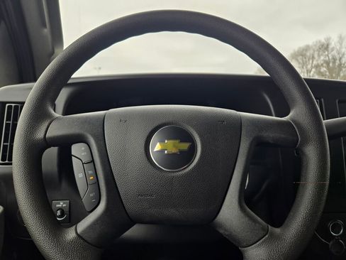 New 2026 Chevrolet Express 2500 image 25