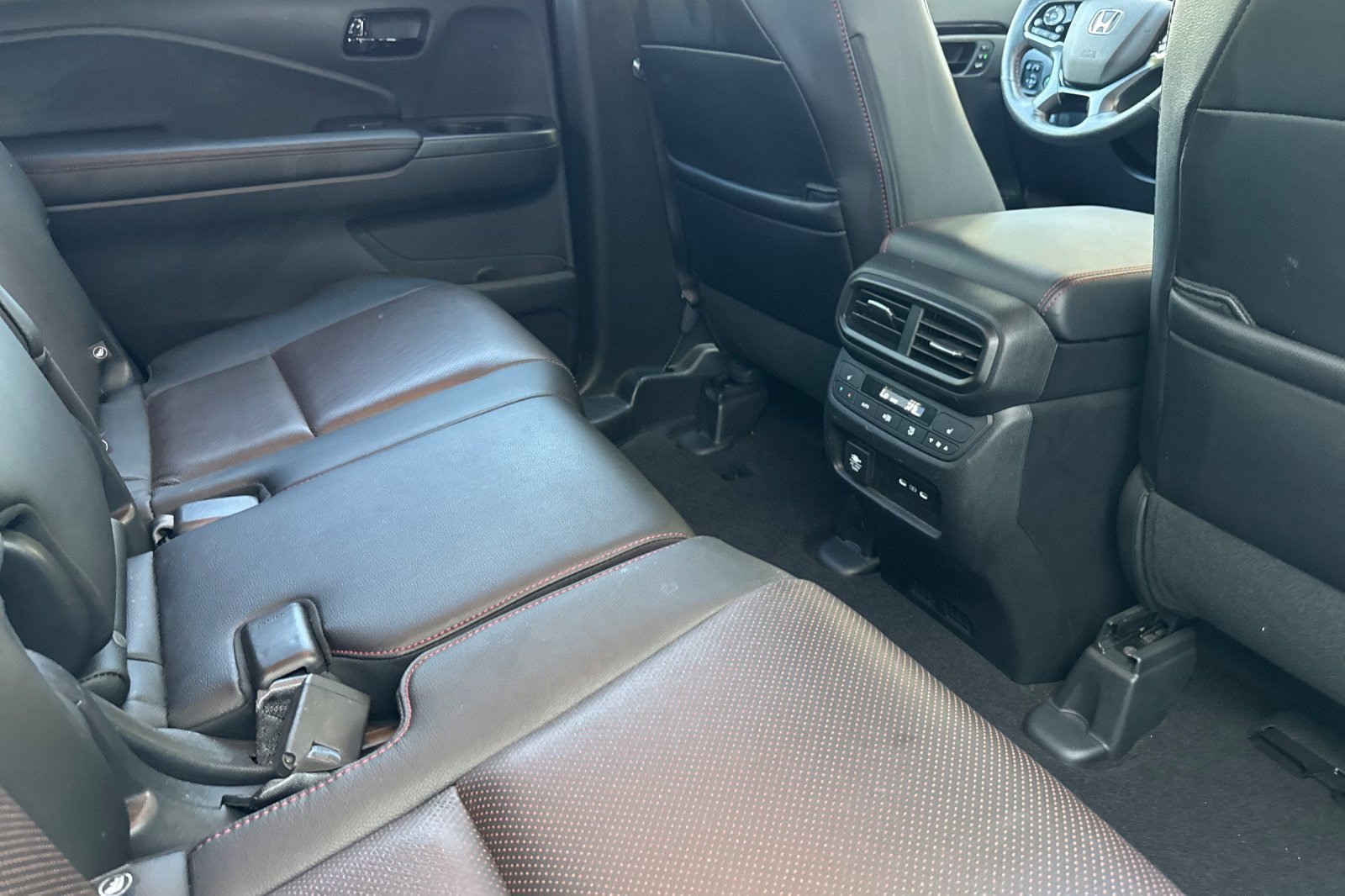 Used 2024 Honda Passport Black Edition image 32