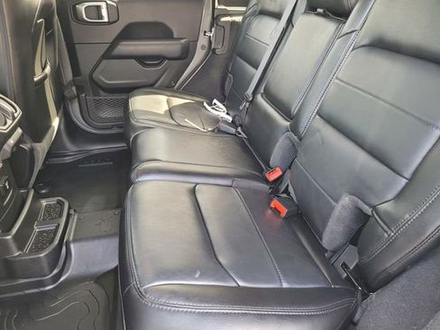 Used 2021 Jeep Wrangler Unlimited Sahara image 13