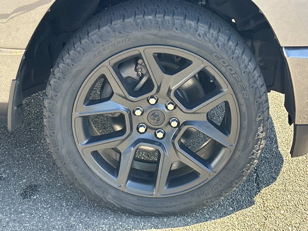 Used 2023 RAM 1500 Laramie AWD/4WD image 11