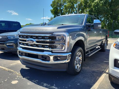 Used 2025 Ford F350 Lariat w/ Chrome Package AWD/4WD image 3