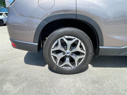 Used 2023 Subaru Forester Premium AWD/4WD image 28