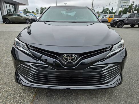 Used 2020 Toyota Camry LE FWD image 8