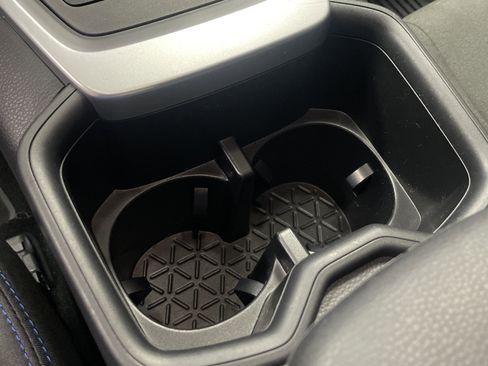 Used 2025 Toyota RAV4 SE image 29