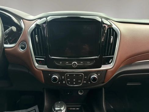 Used 2018 Chevrolet Traverse High Country w/ LPO, Floor Liner Package AWD/4WD image 32